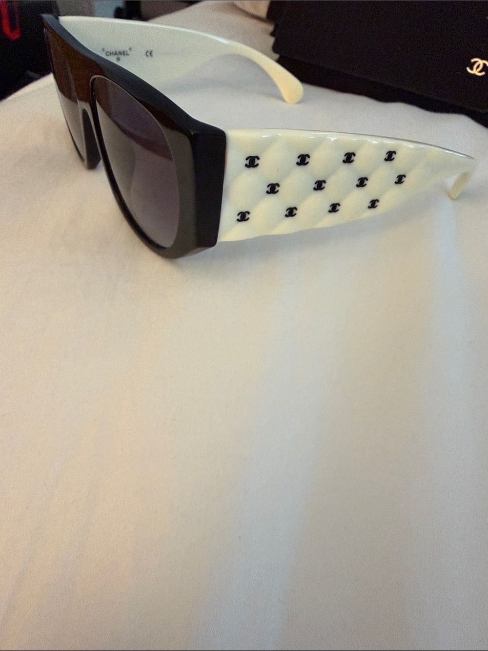 CHANEL Black Sunglasses with Velvet Logo Case